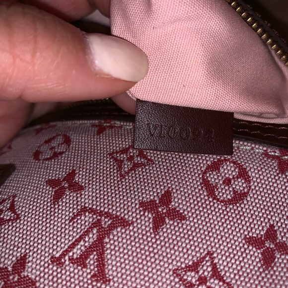 Authentic Louis Vuitton - Picture 6 of 8